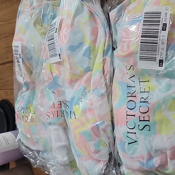 Victoria's secret swim cutout one-piece swimsuit - Picture 5 of 5